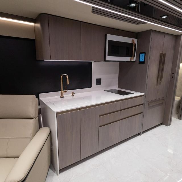 LC026 - LOKI Coach - Prevost H3-45