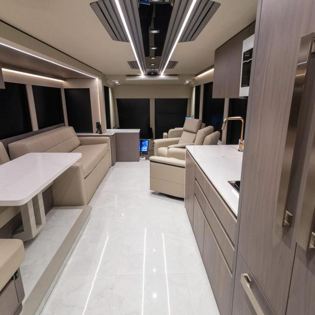 LC026 - LOKI Coach - Prevost H3-45