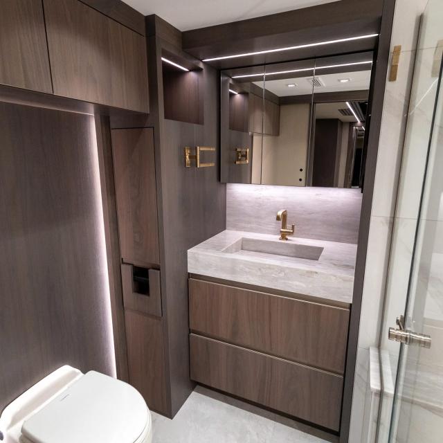 LC026 - LOKI Coach - Prevost H3-45